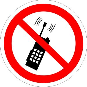 P18 Запрещается пользоваться мобильным 